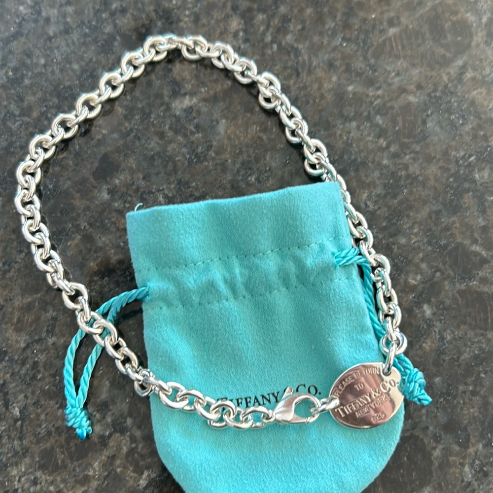 Tiffany &Co. oval shaped necklace. Like new.